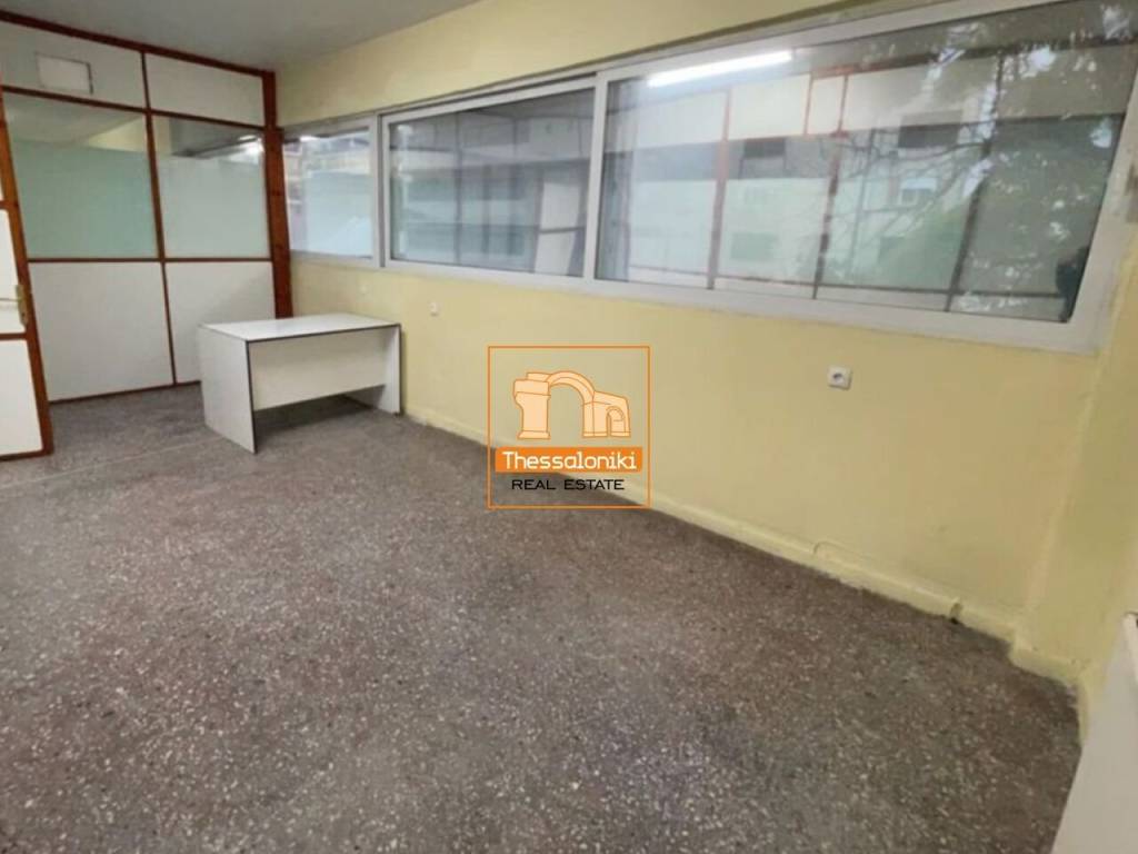 Πλ. Δημοκρατίας, Επαγγελματικός χώρος, 445 τ.μ.