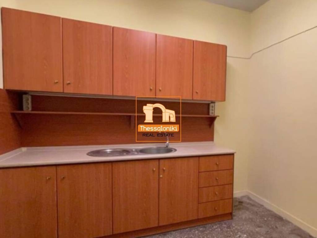 Πλ. Δημοκρατίας, Επαγγελματικός χώρος, 445 τ.μ.