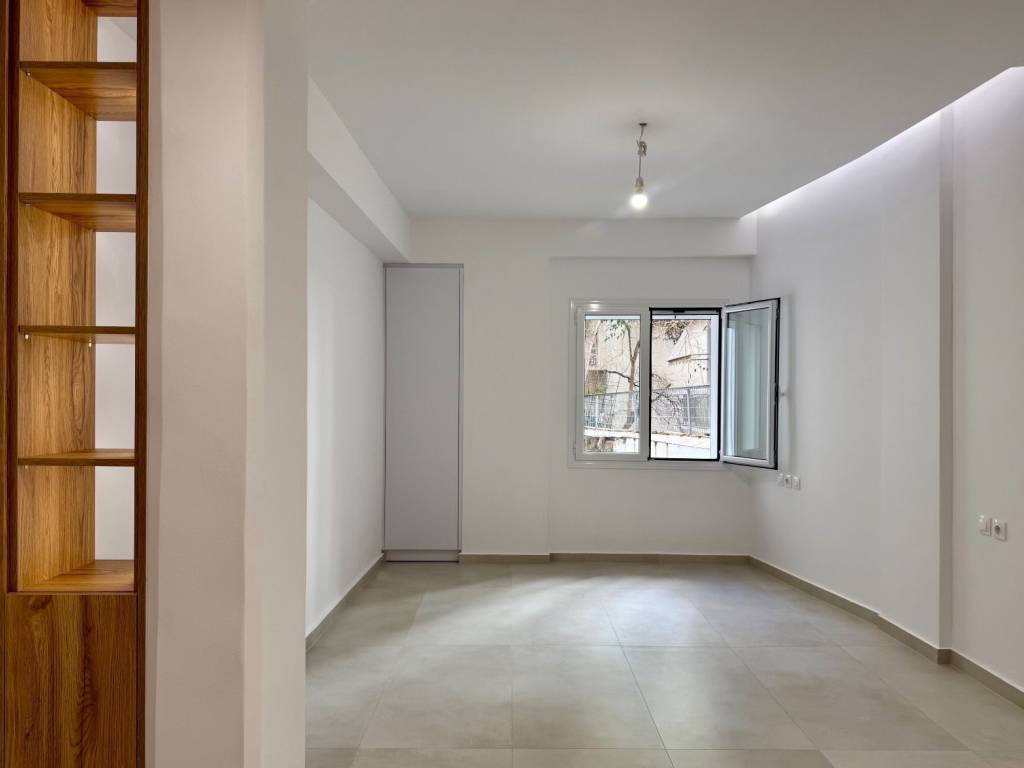 fokionos_negri_residential_studio_for_sale