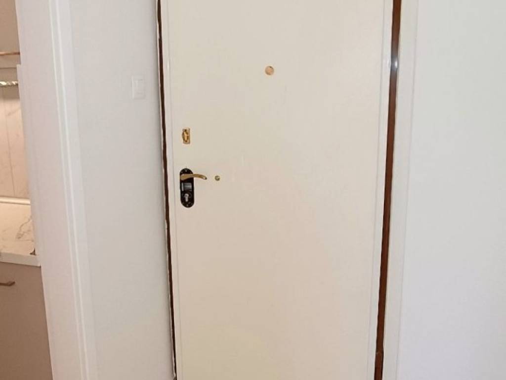 ΘΩΡΑΚΙΣΜΕΝΗ ΠΟΡΤΑ