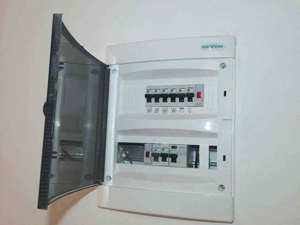 ΗΛΕΚΤΡΟΛΟΓΙΚΟΣ ΠΙΝΑΚΑΣ