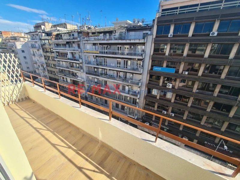 Θέα από μπαλκόνι