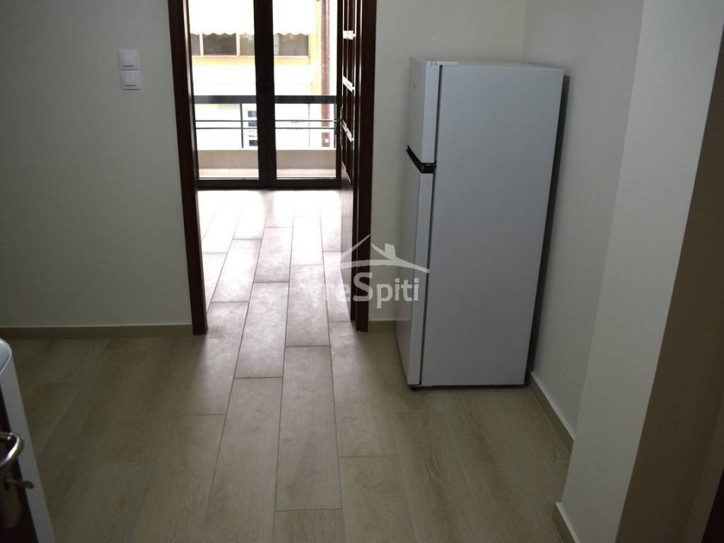 ΚΟΥΖΙΝΑ ΜΕ ΣΥΣΚΕΥΕΣ ΕΞΟΠΛΙΣΜΕΝΗ