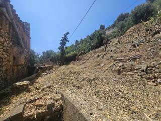 Meros toy oikopedoy sten piso pleyra tes katoikias