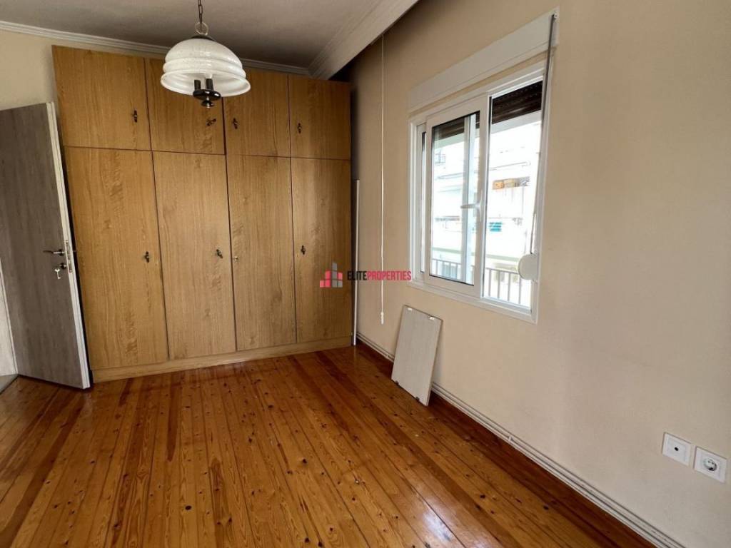 ΔΩΜΑΤΙΟ ΜΕ ΝΤΟΥΛΑΠΑ