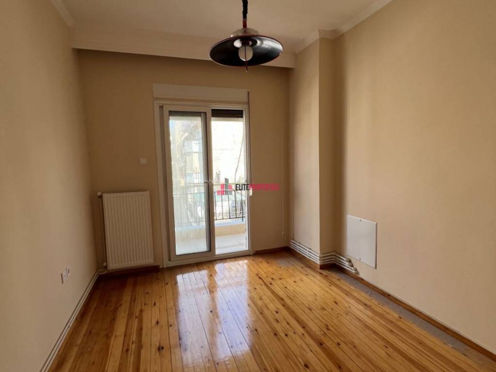 ΔΩΜΑΤΙΟ ΜΕ ΝΤΟΥΛΑΠΑ