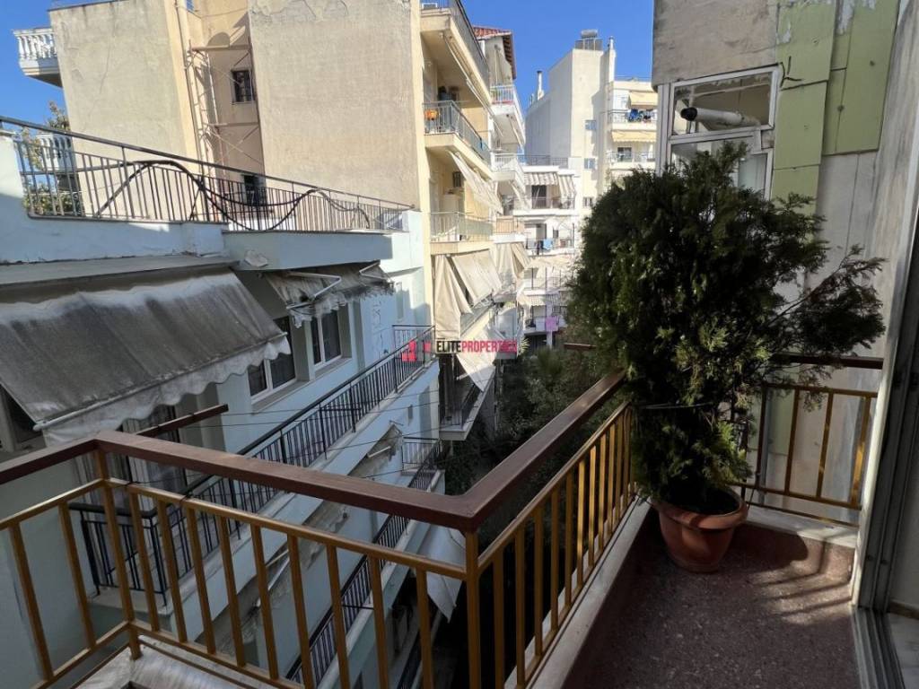 πισω μπαλκονι