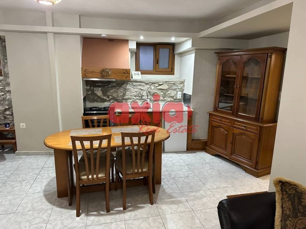 Ενοικιάζεται πληρως επιπλωμένο και  ανακαινισμένο