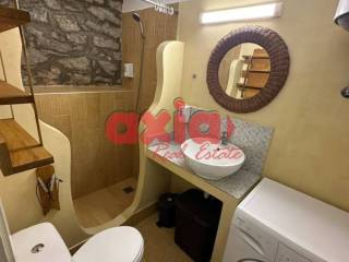 Ενοικιάζεται πληρως επιπλωμένο και  ανακαινισμένο