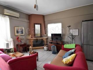 ΣΑΛΟΝΙ ΜΕ ΤΖΑΚΙ