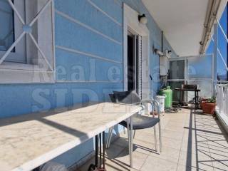 Μπαλκονι με με θεα θαλασσα