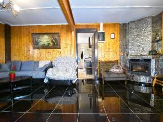 Σαλόνι με τζάκι