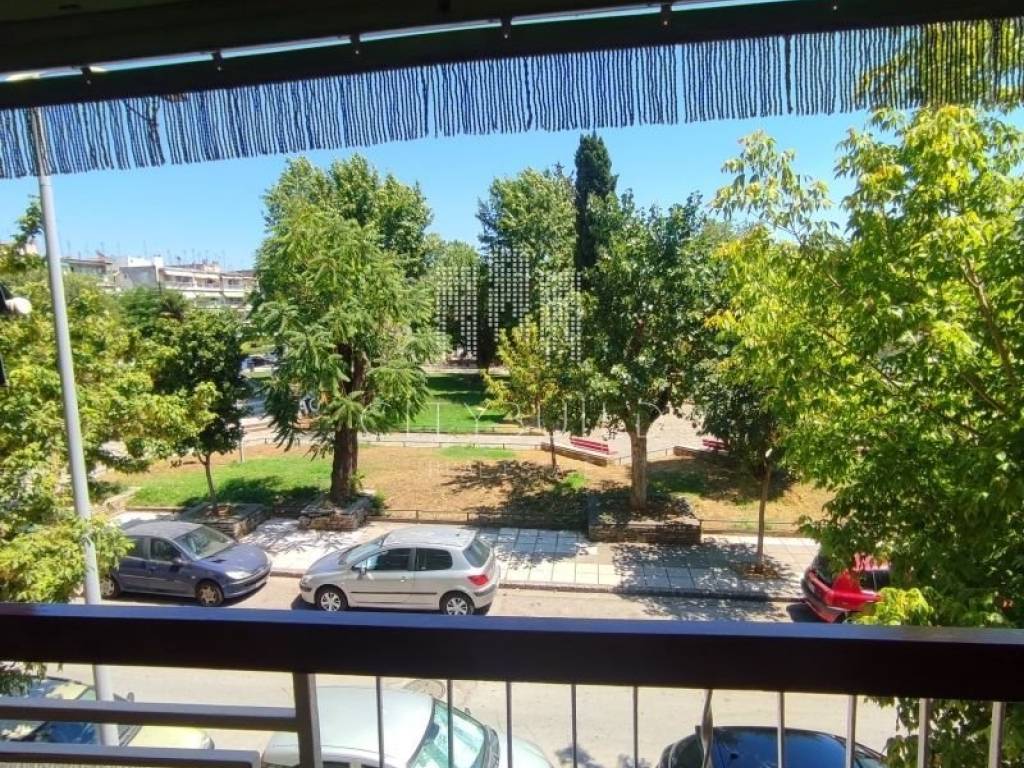 Θέα από μπαλκόνι