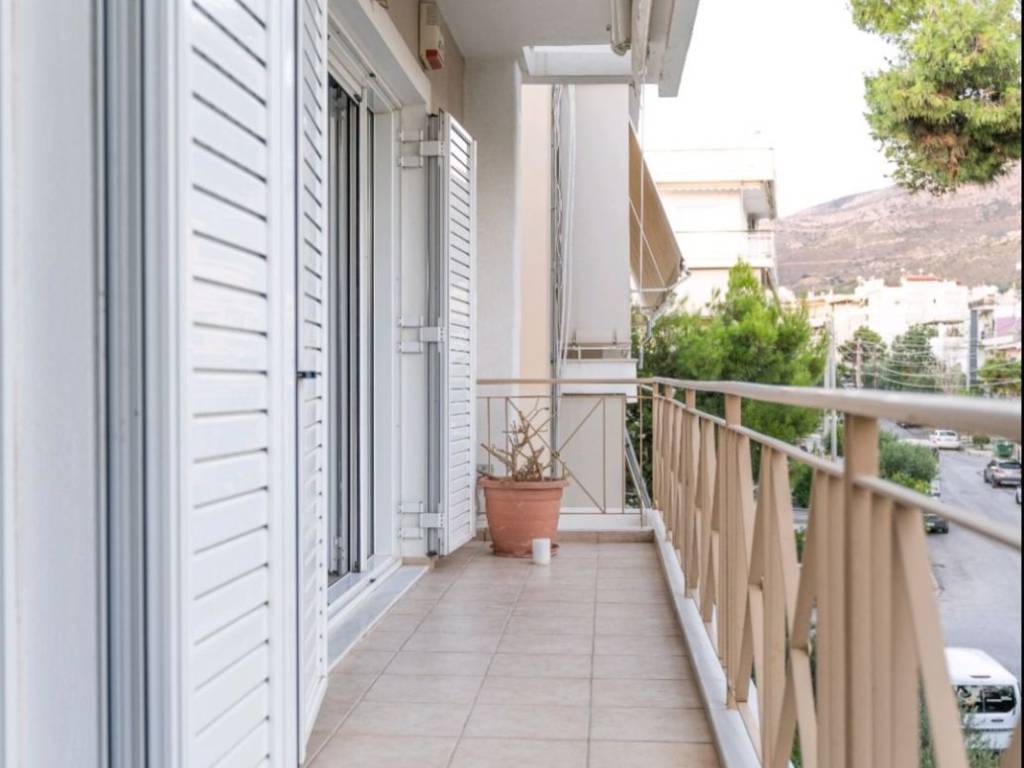 Μπροστινό μπαλκόνι