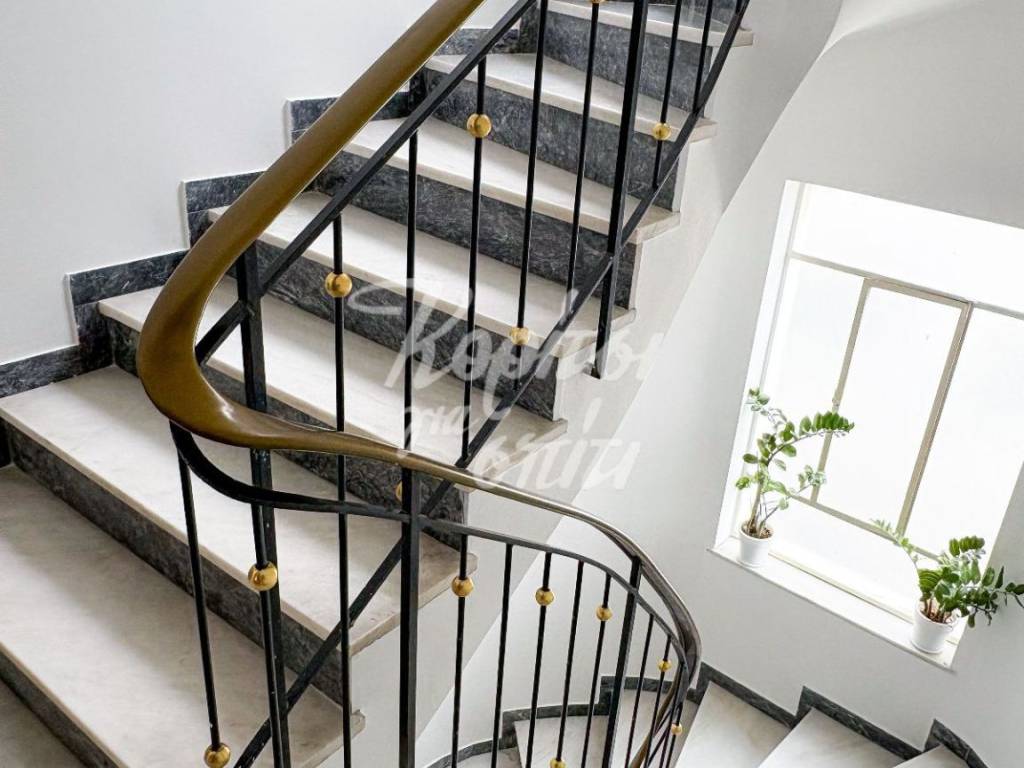 Kalodiateremeno klimakostasio me marmarina skalopatia.