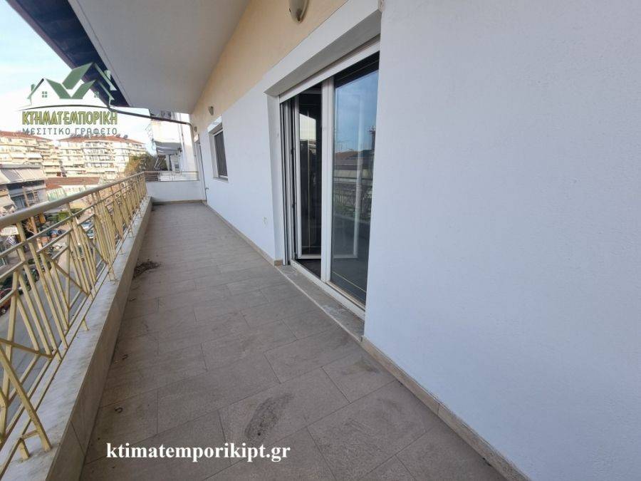 Μπαλκόνι μπροστά