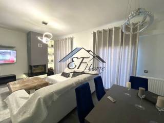 Ενιαίος χώρος σαλόνι-τραπεζαρία