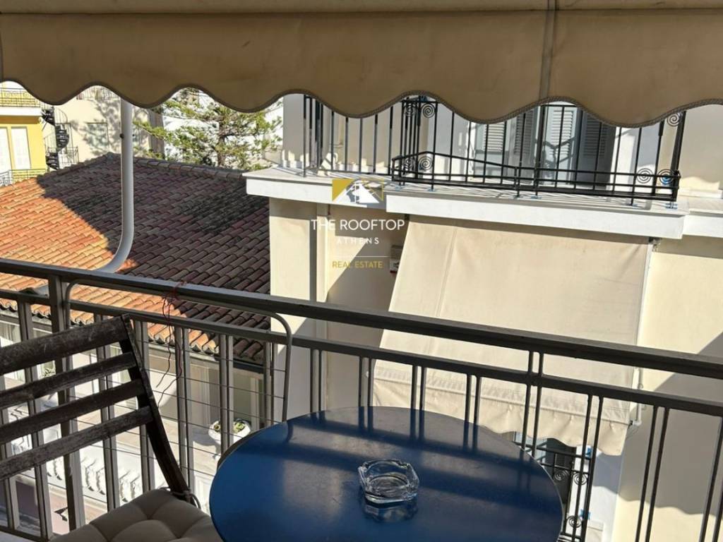 mpalkoni ( 2e eikona)