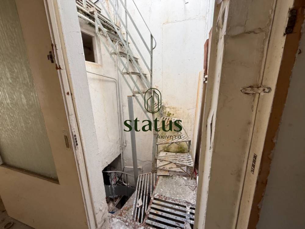 Εσωτερικη σκάλα