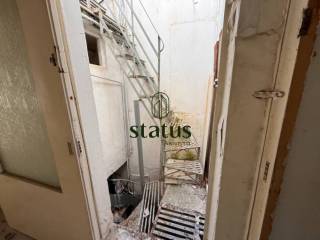 Εσωτερικη σκάλα