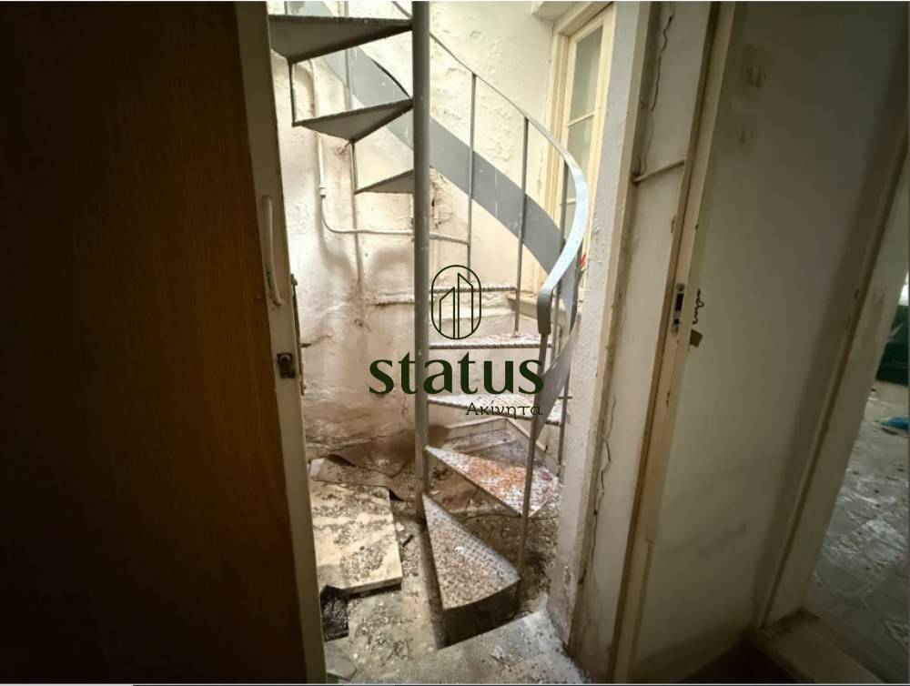 Εσωτερικη σκάλα