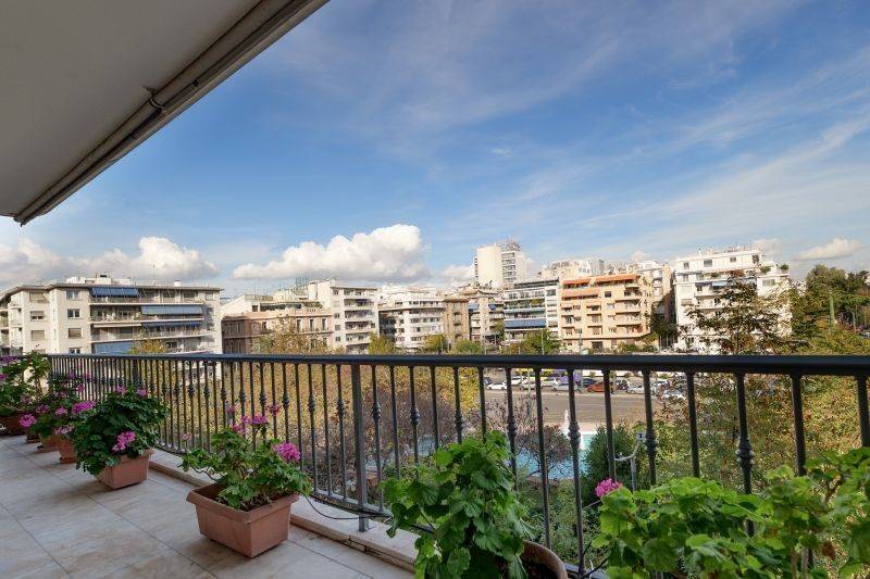 Θέα από μπαλκόνι