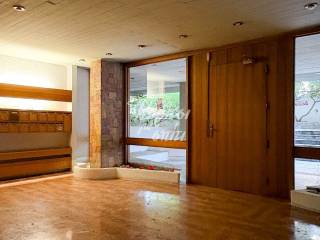 Kalodiateremene eisodos polykatoikias