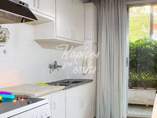 Koyzina me physiko photismo kai prosbase se mpalkoni.