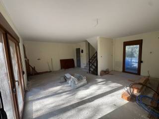 Σαλονοκουζίνα πρώτου ορόφου