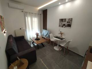 ANYPLACE MESITIKES YPERESIES