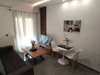 ANYPLACE MESITIKES YPERESIES