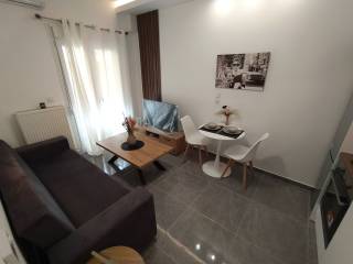 ANYPLACE MESITIKES YPERESIES