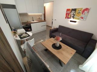 ANYPLACE MESITIKES YPERESIES