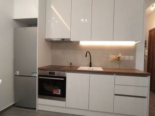 ANYPLACE MESITIKES YPERESIES