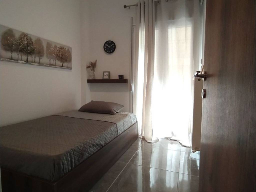 ANYPLACE MESITIKES YPERESIES