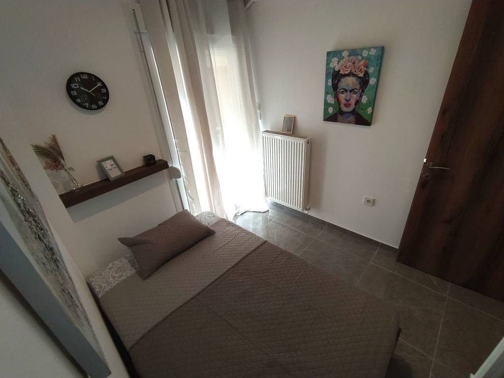 ANYPLACE MESITIKES YPERESIES