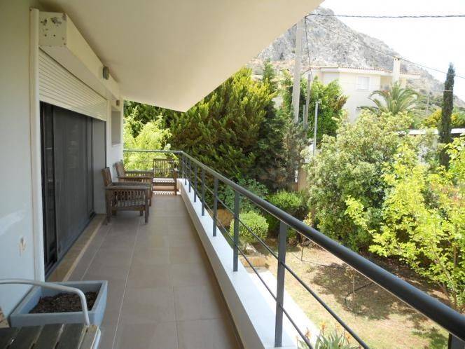 Βίλα με Πισινα προς Πώληση στην Αττική Παλαιά Φωκαία