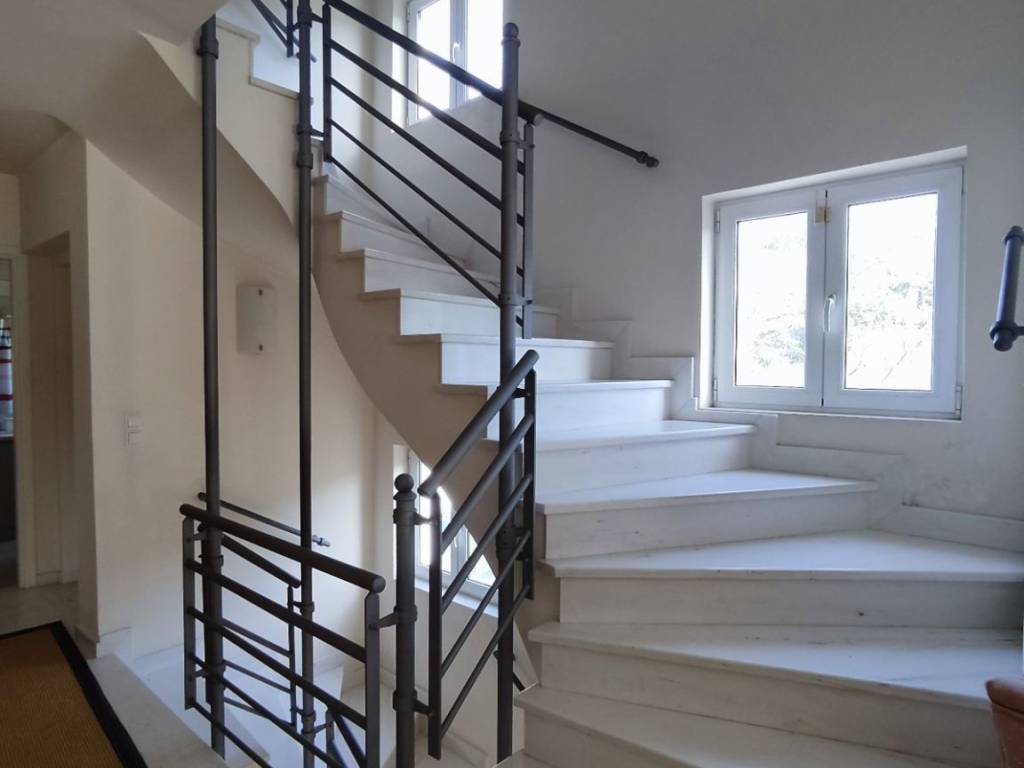 εσωτερική σκάλα