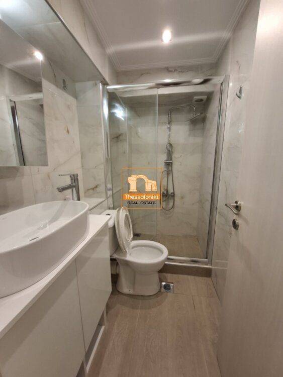 Χαριλάου, Γκαρσονιέρα