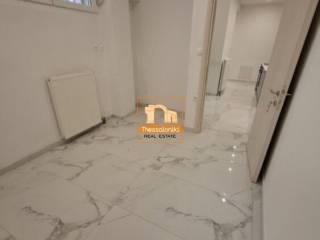 Χαριλάου, Γκαρσονιέρα