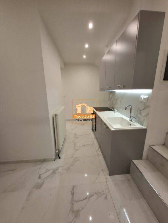 Χαριλάου, Γκαρσονιέρα