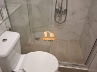 Χαριλάου, Γκαρσονιέρα