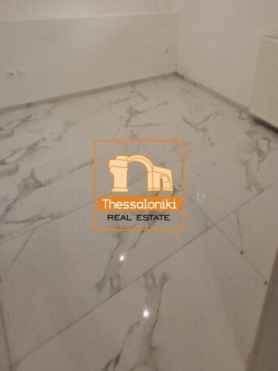 Χαριλάου, Γκαρσονιέρα