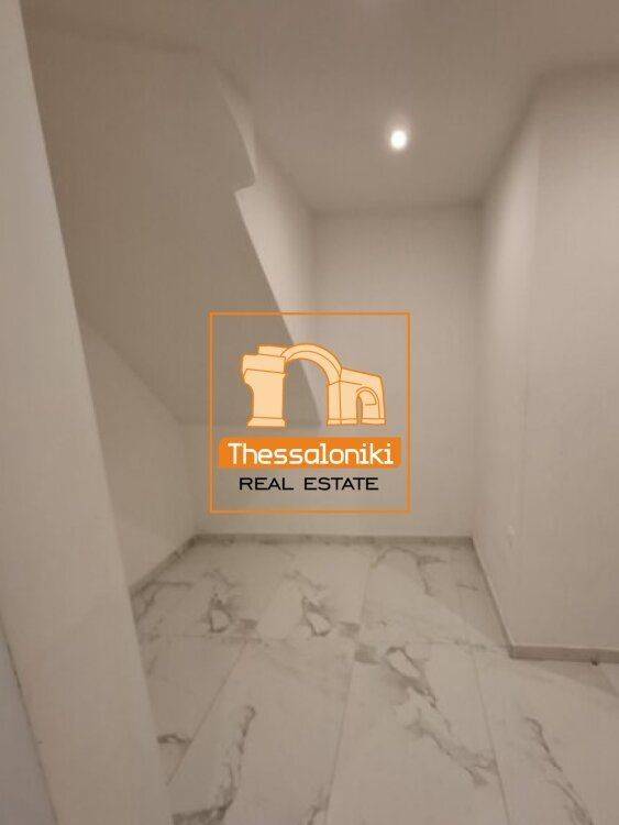 Χαριλάου, Γκαρσονιέρα