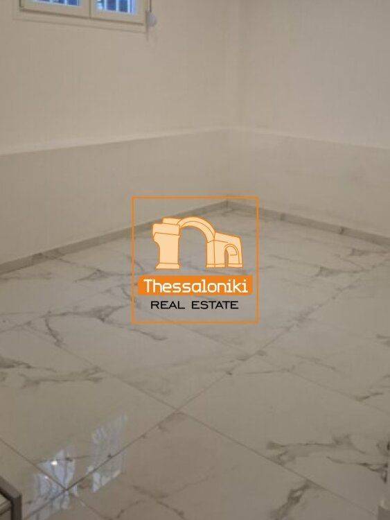 Χαριλάου, Γκαρσονιέρα