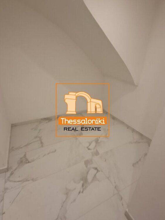 Χαριλάου, Γκαρσονιέρα