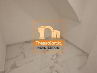 Χαριλάου, Γκαρσονιέρα