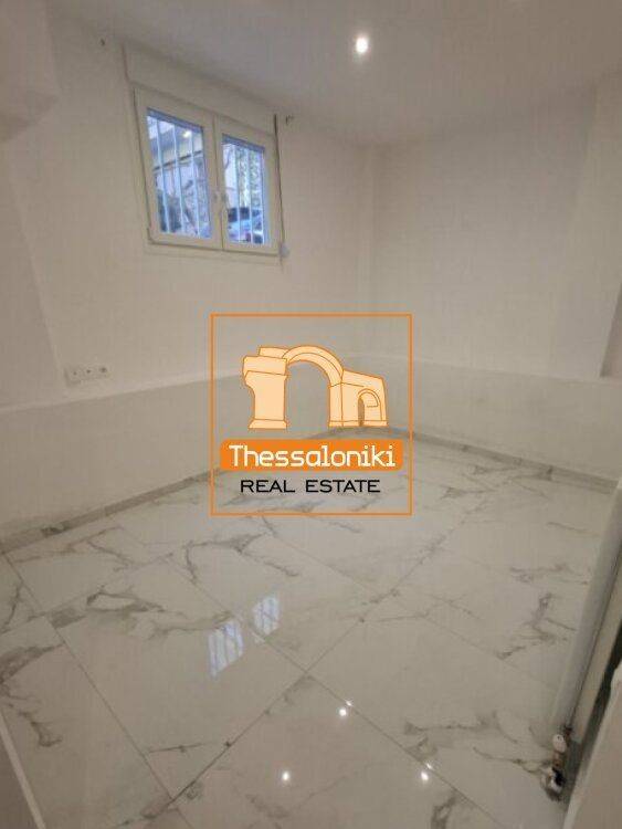 Χαριλάου, Γκαρσονιέρα