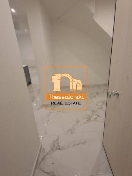 Χαριλάου, Γκαρσονιέρα