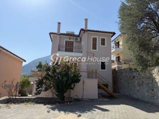 Παραθαλάσσια μονοκατοικία με θέα θάλαασα στην Επίδαυρο